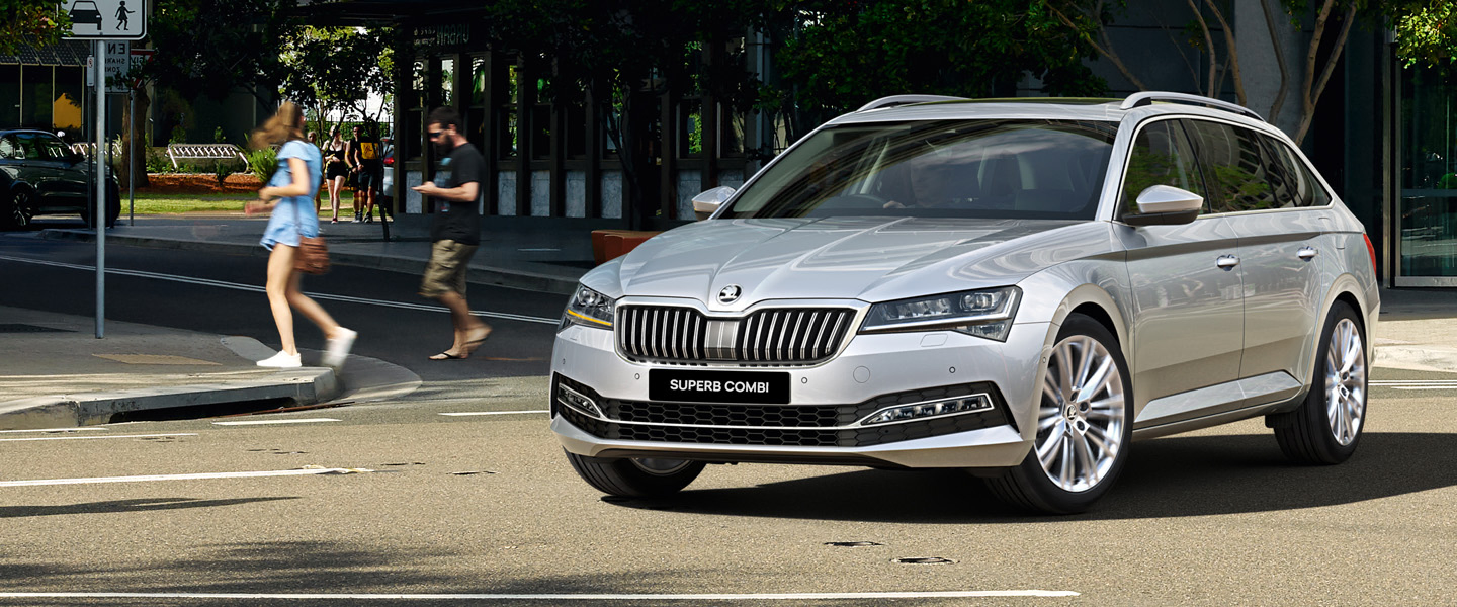 https://axynoohcto.cloudimg.io/crop/2880x1200/n/https://s3.eu-central-1.amazonaws.com/muntstad-nl/07/202001-skoda-gratis-dsg-header.jpg?v=1-0