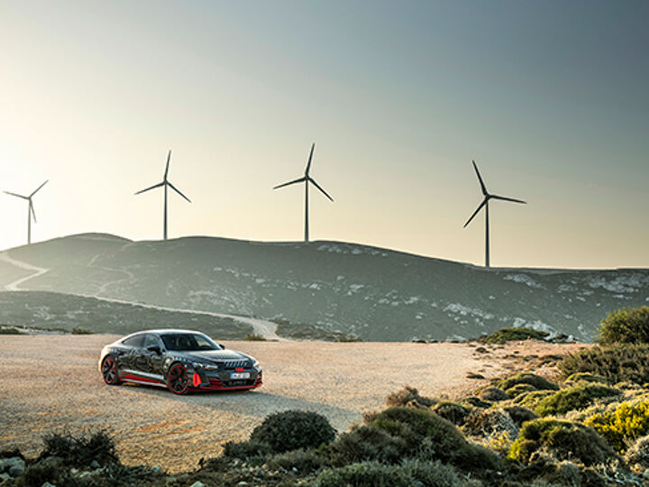Teaser nieuwe Audi e-tron GT Muntstad - Landschap.3