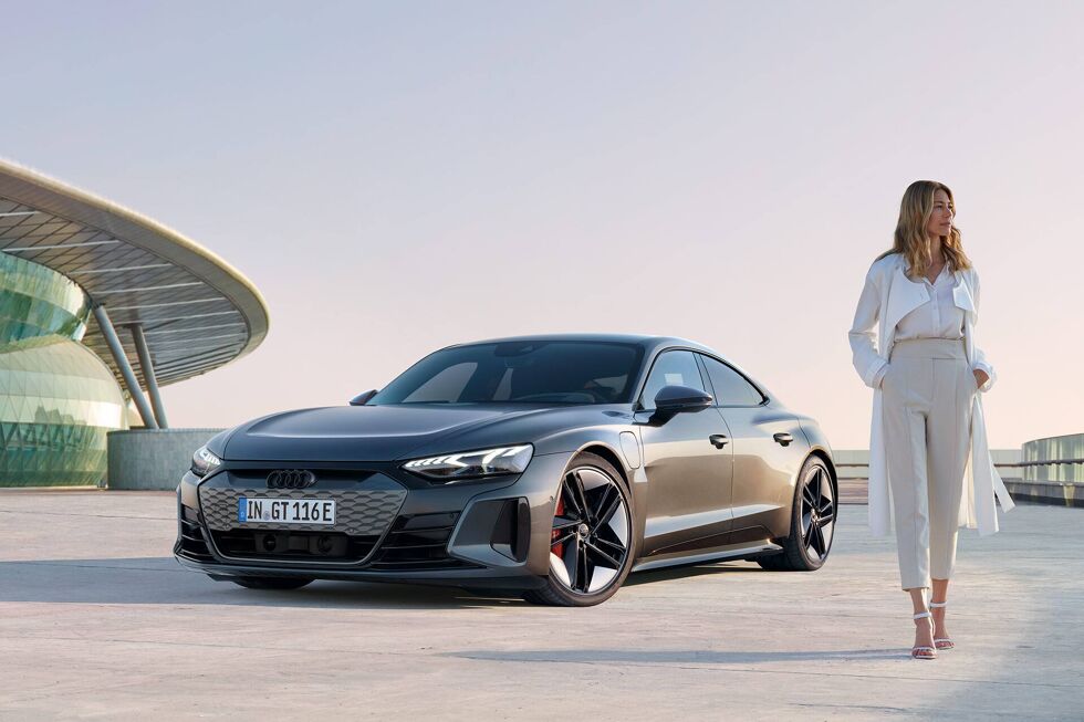 2204-audi-e-tron-GT2.jpg