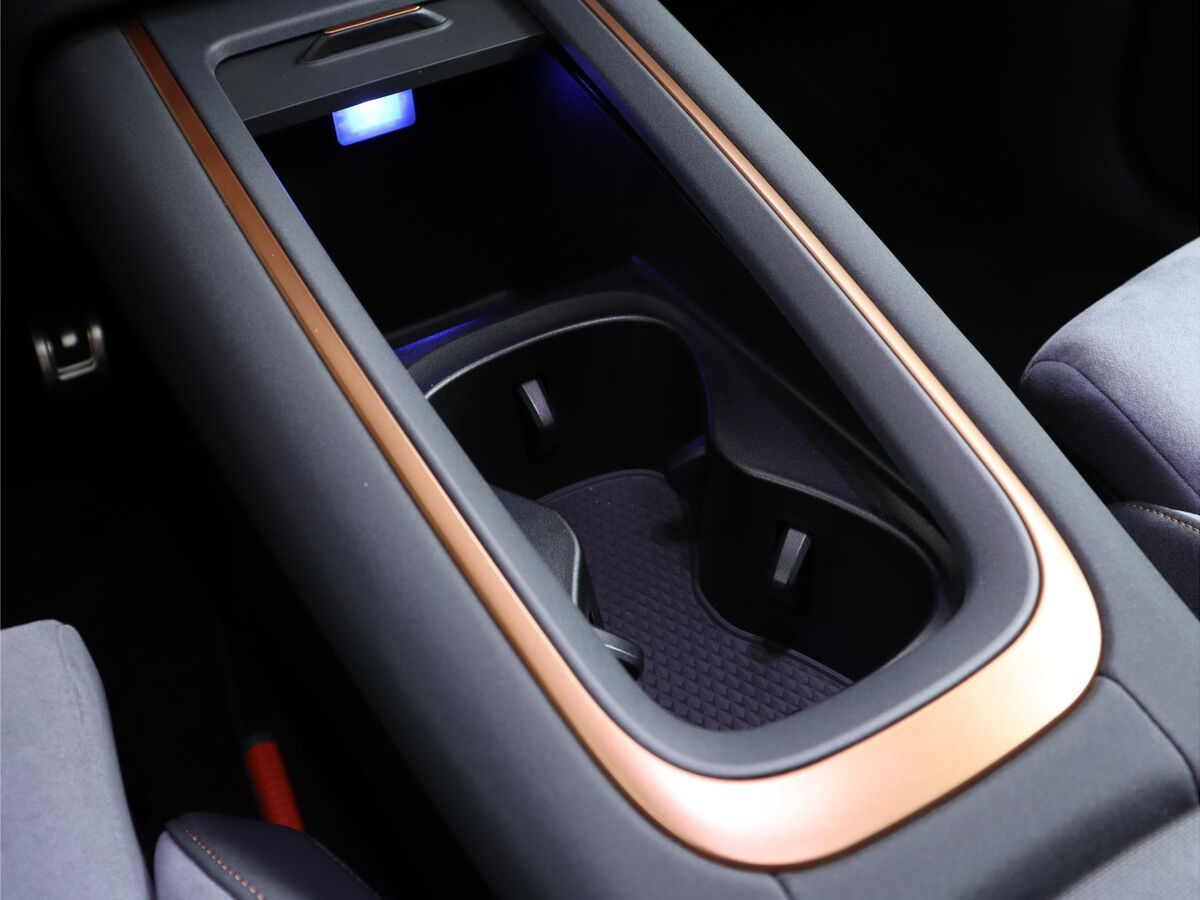 CUPRA Born 58 kWh Copper Edition One | Incl BTW | 424KM | Full LED | Elektrische stoelbediening | Stoel & stuurverwarming | Navi & Full Link | Connected car | 19 inch LM velgen | 360º Camera |
